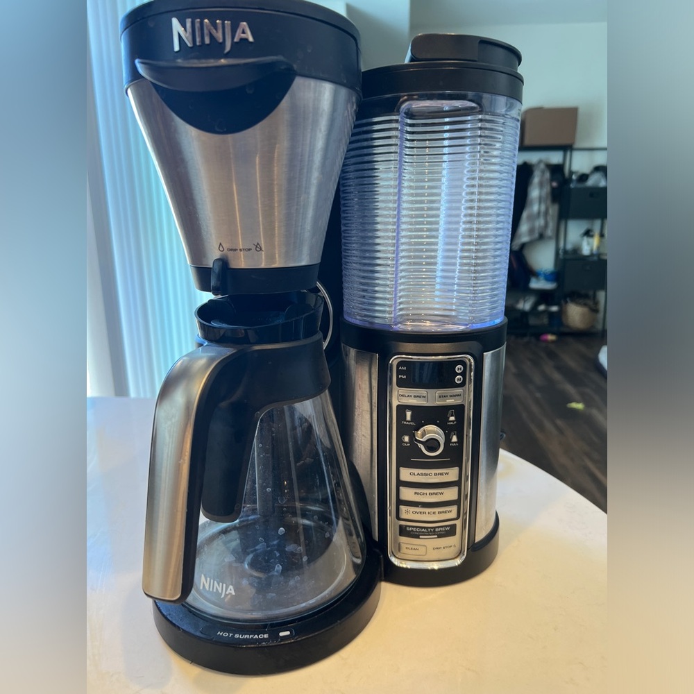 Ninja Coffee Bar for Hot Iced Coffee with 4 Brew & Stop Drip